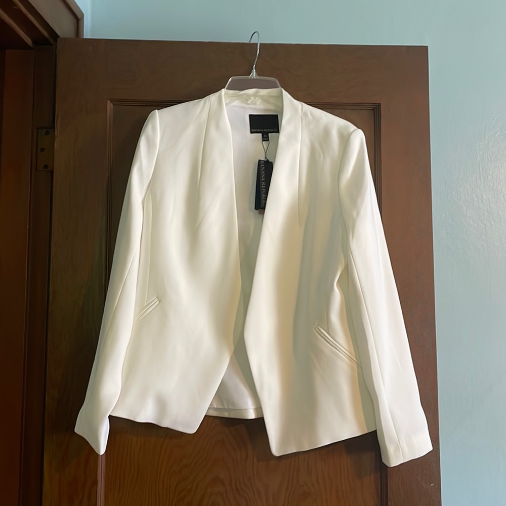 NEW W/ TAGS White Banana Republic Blazer - Size 10